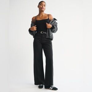 NEW WITH TAGS: Abercrombie & Fitch Curve Love High Rise Wide Leg Black Jeans